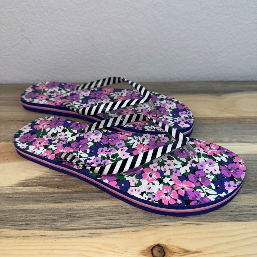 Vera Bradley Flip Flops Black & White Floral Purple Pink Green Size 7-8 Fun!